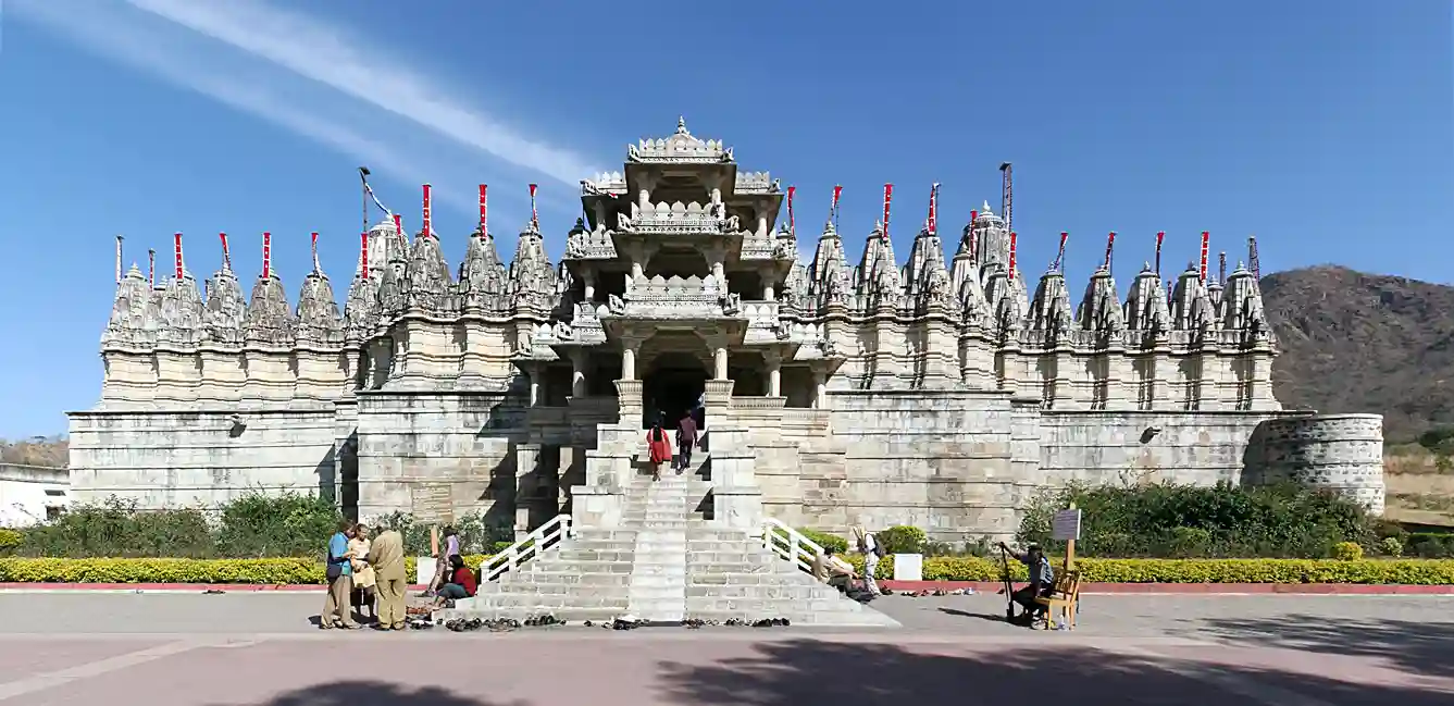 Ranakpur Jain Temples – Architecture, Peace & Aravalli Landscapes Ranakpur Jain Temples – Architecture, Peace & Aravalli Landscapes